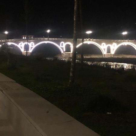 Dhimitri'S Guest House 베라트 외부 사진