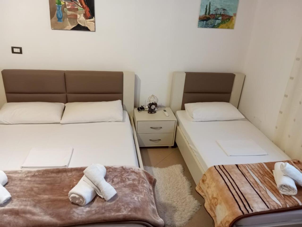 Dhimitri'S Guest House 베라트 외부 사진